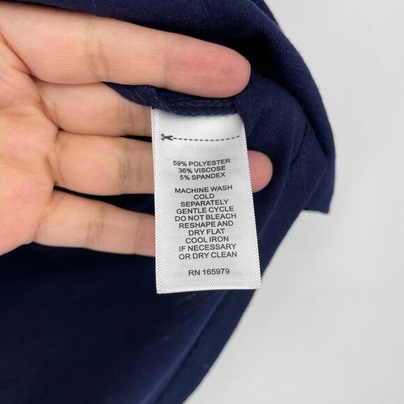 Cable & Gauge Short Sleeve Split Neck Top Size Small - Picture 8 of 8